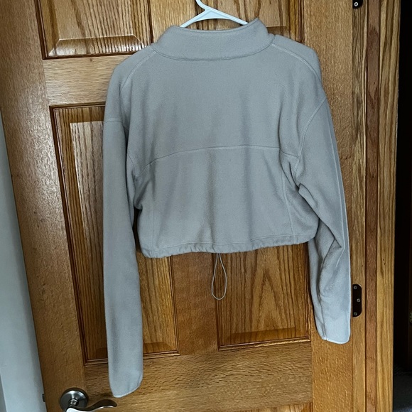 Pantone Cropped Fleece - Picture 2 of 4